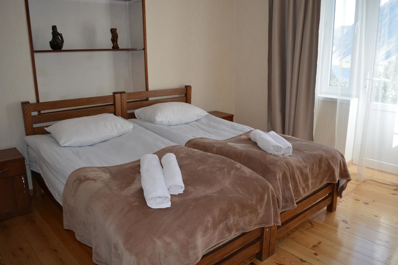 Проживание в семье Ekaterine Guest House Степанцминда-31