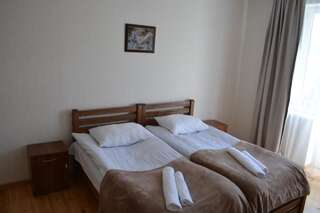Проживание в семье Ekaterine Guest House Степанцминда Twin Room with Mountain View with Veranda-12