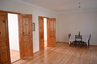 Проживание в семье Ekaterine Guest House Степанцминда Twin Room with Mountain View with Veranda-22