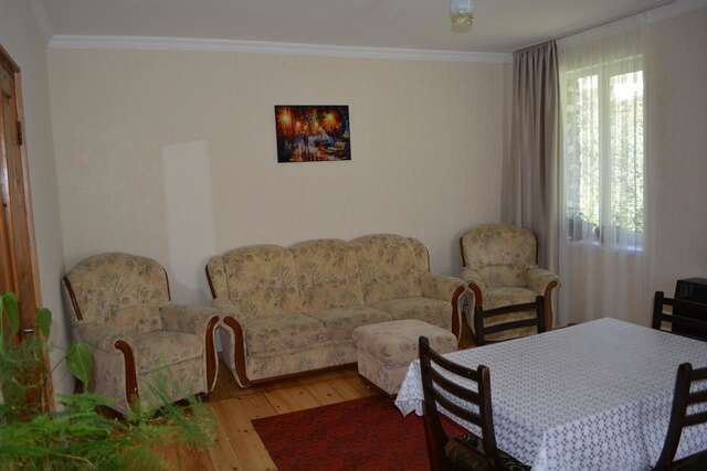 Проживание в семье Ekaterine Guest House Степанцминда-13