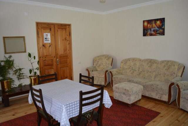 Проживание в семье Ekaterine Guest House Степанцминда-41