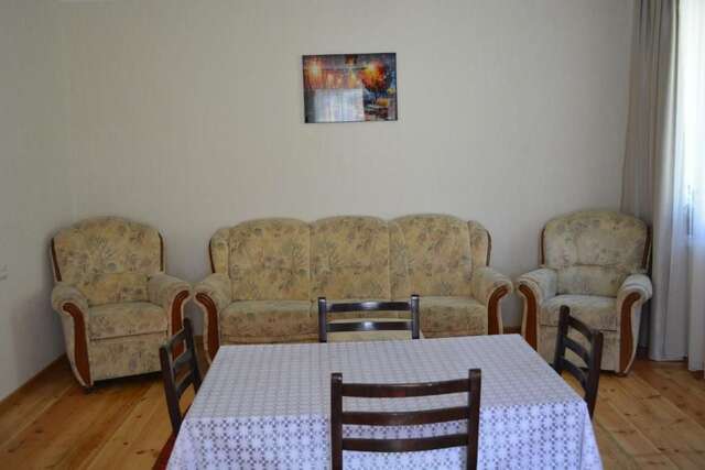 Проживание в семье Ekaterine Guest House Степанцминда-55