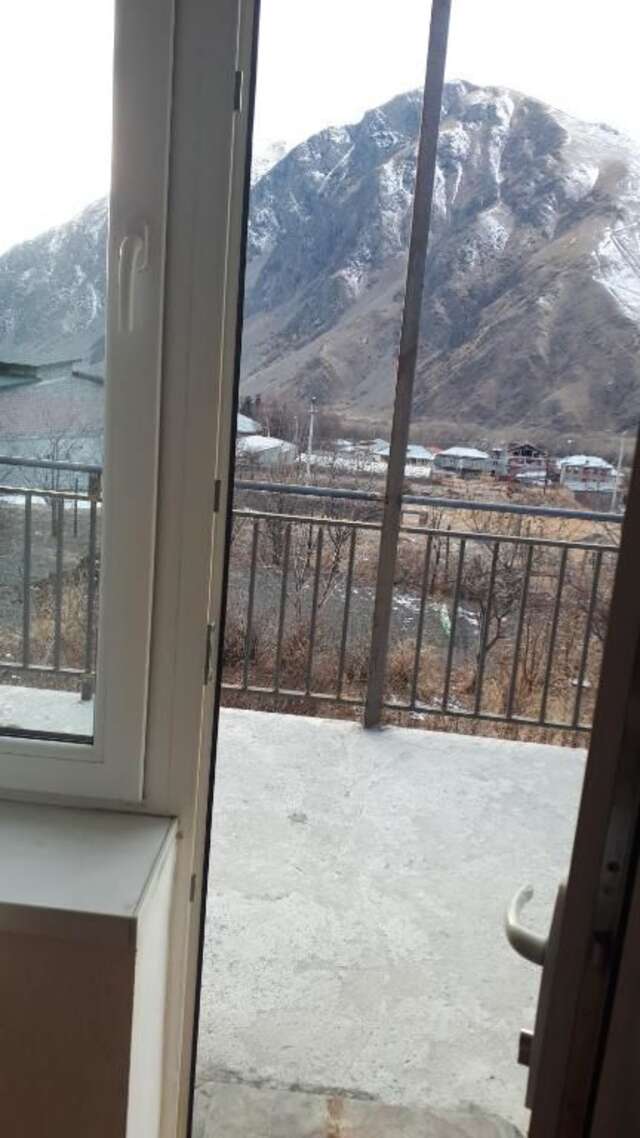 Проживание в семье Ekaterine Guest House Степанцминда-57
